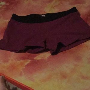 Lululemon hot yoga shorts